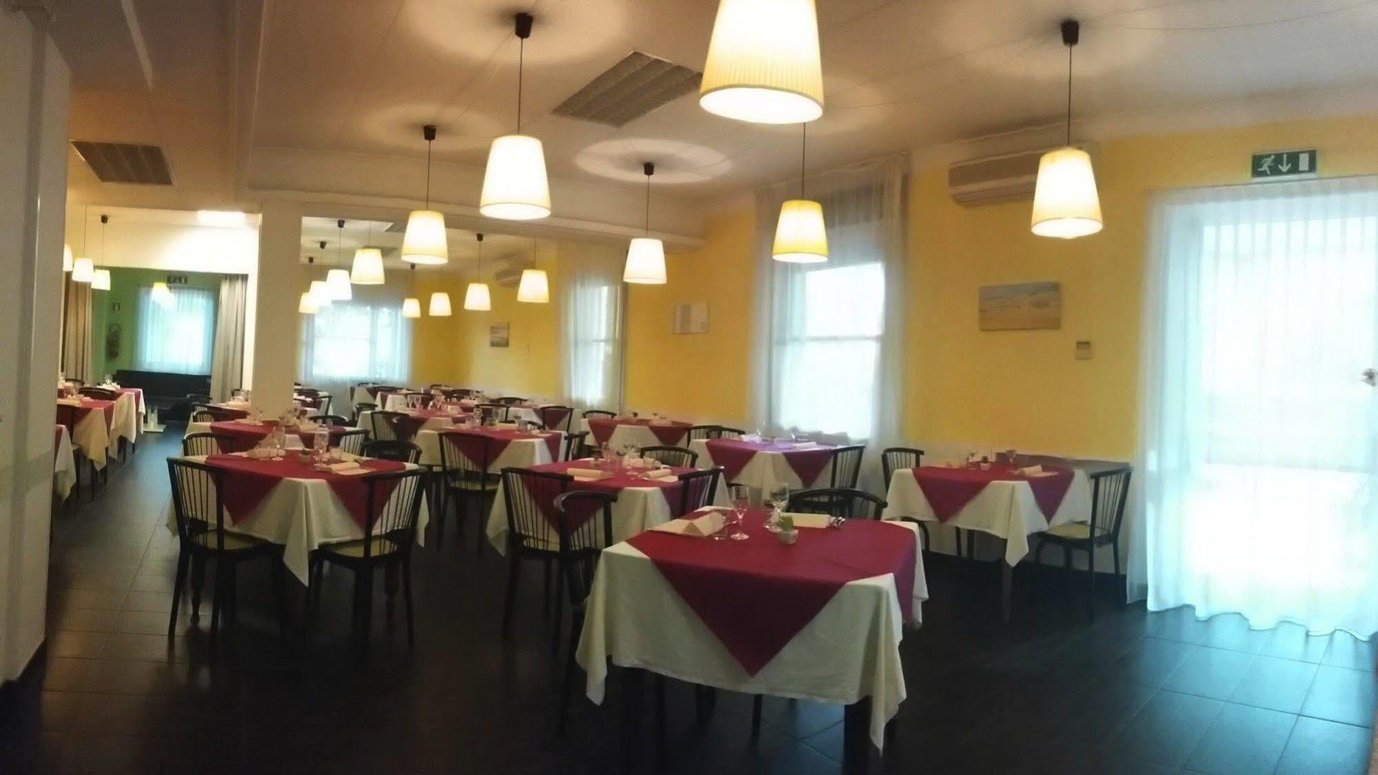 Fasthotel Cervia Exterior photo